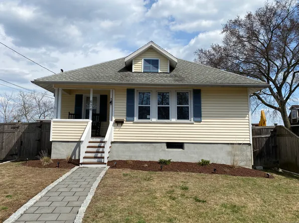 674 Selbys Pond Road, Stratford, CT 06615