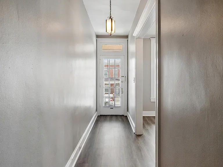 4041 Falls Rd — Photo 10