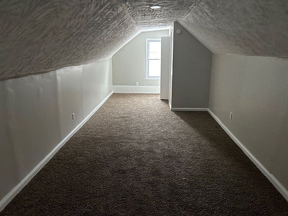 3rd image of 1401 E 61st St