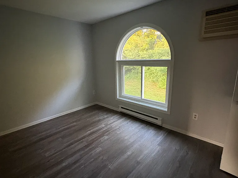 585 Park Rd #7-2 — Photo 12