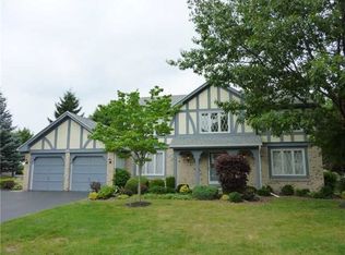 281 Pinebrook Dr, Rochester, NY 14616