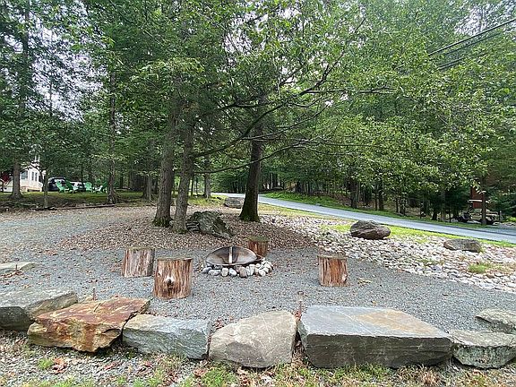 2nd image of 1152 Wallenpaupack Dr