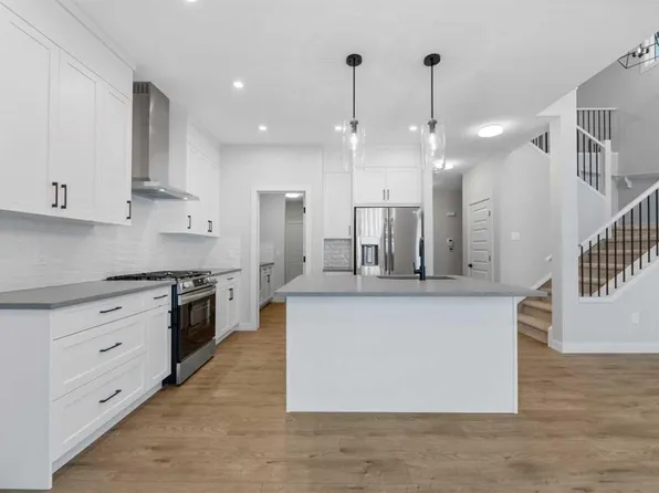 1067 W Fowler Rd SW, Airdrie, AB T4B 5T1