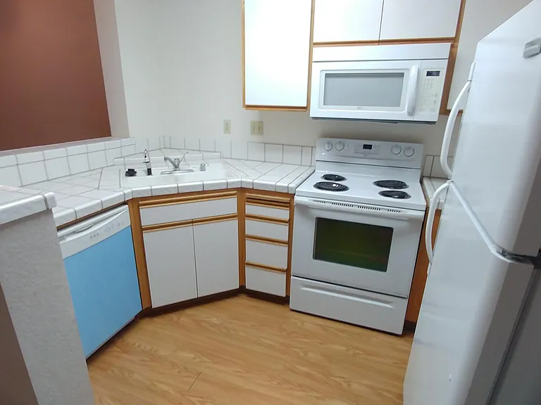 976 Belmont Ter #2 — Photo 4
