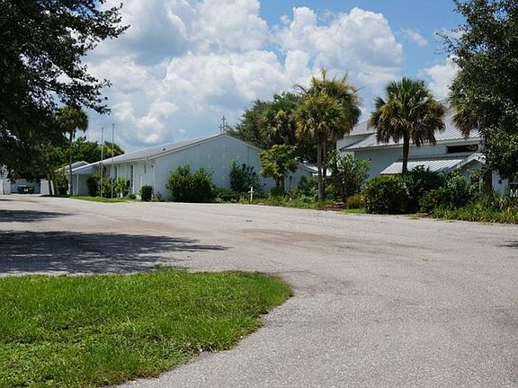 5th image of 21500 Gibralter Dr