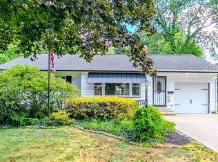 8279 Westmoor Rd, Mentor, OH 44060