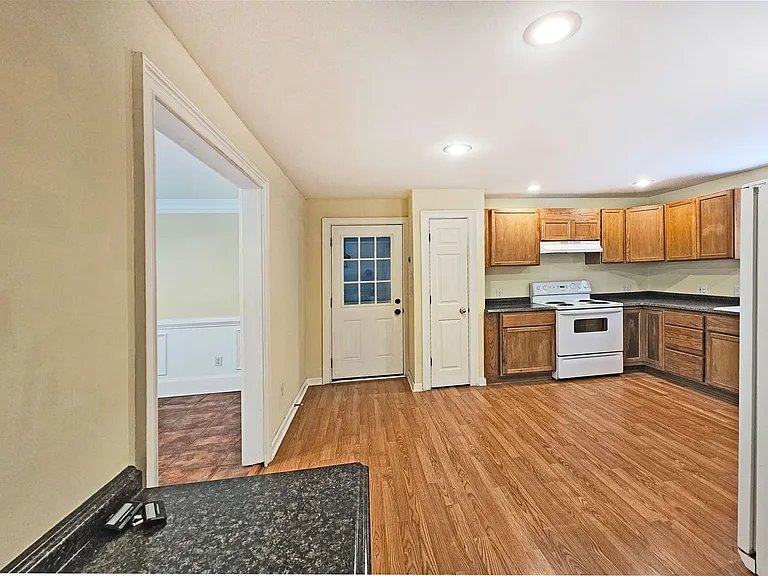 1653 Wildwood Rd NE — Photo 24
