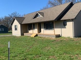 7 Kourtney St, Dahlgren, IL 62828