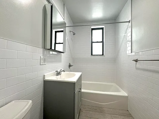 Rented by Pear NYC LLC | media 10