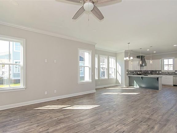 5th image of 137 Hillbrook Dr
