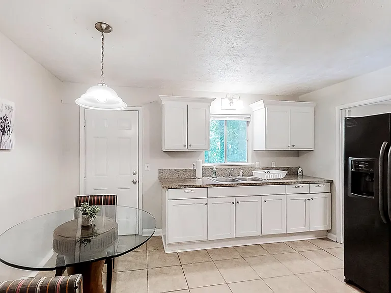 Spacious and clean kitchen