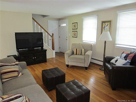 5th image of 251 Stanwood Dr