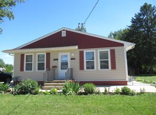 416 Bourland Ave, Waterloo, IA 50702