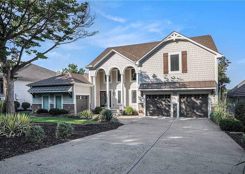 1st image of 326 Southshore Dr