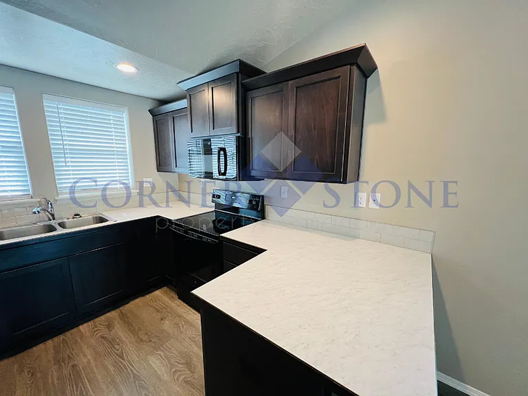 745 Baron Lakes Ave — Photo 9