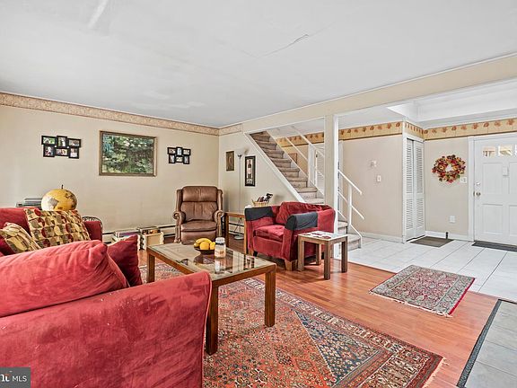 5th image of 82 Forsythia Dr E #E