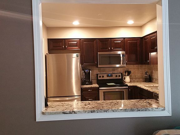 5th image of 8063 Colony Dr APT 22