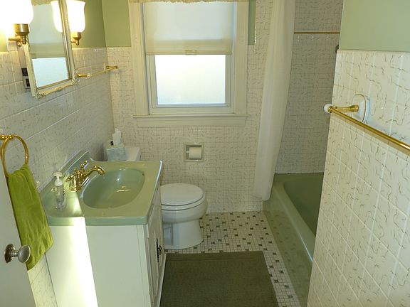 3rd image of 275 N Seymour Ave
