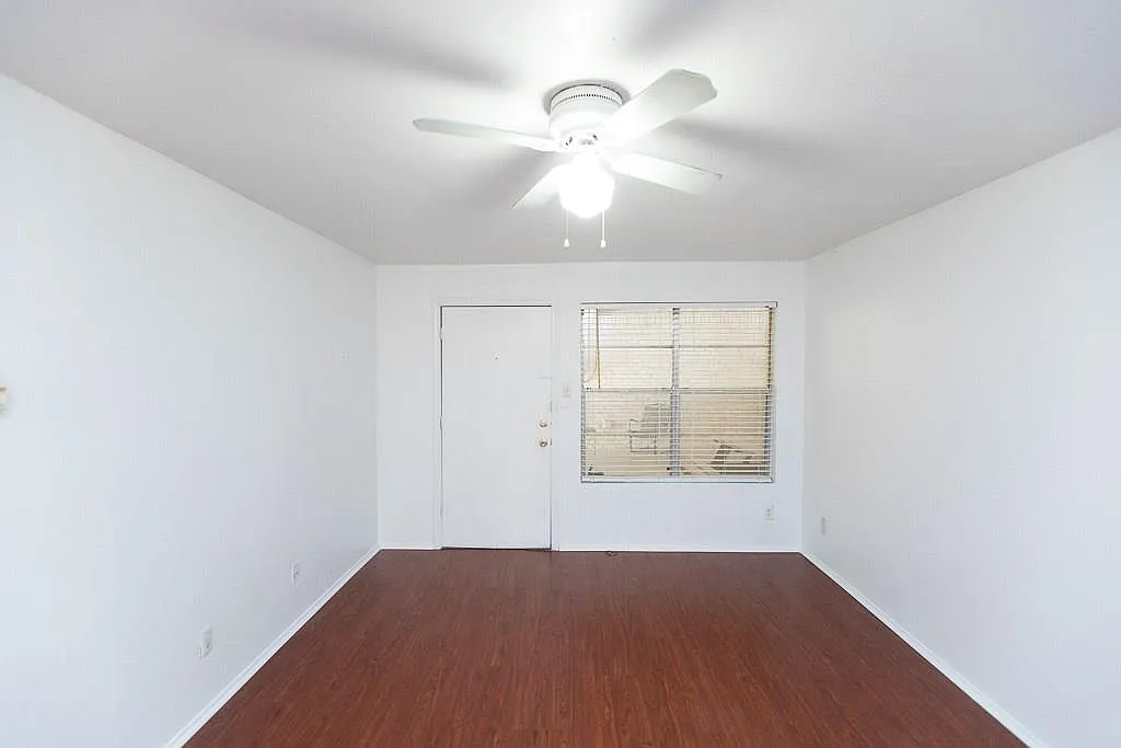 1 bed, 500 sqft, $1,195 — Photo 2