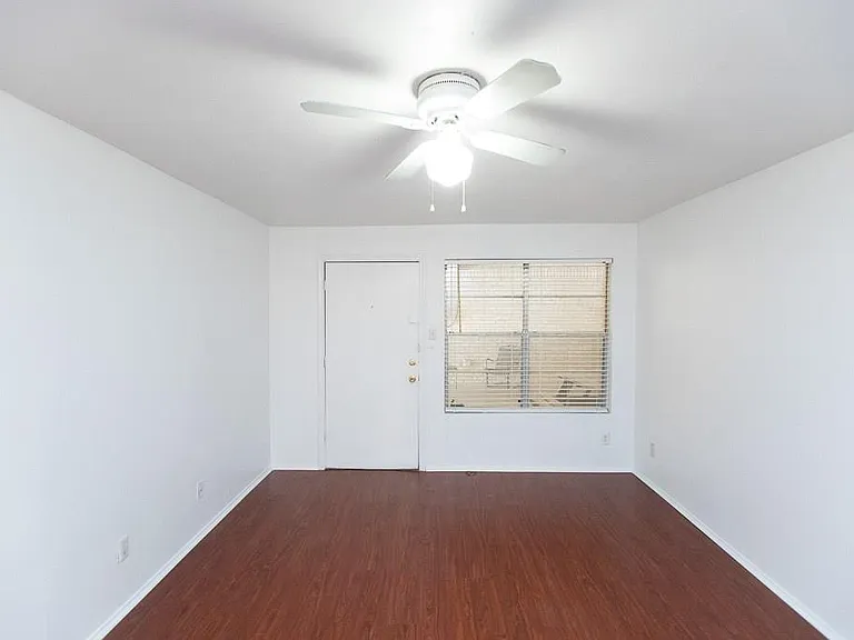 710 E Dean Keeton St #101 — Photo 2