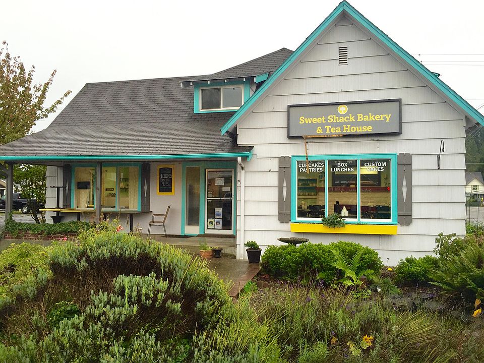 1st image of 627 W Railroad Ave