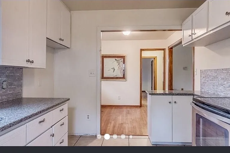 1813 Oxford Way — Photo 21