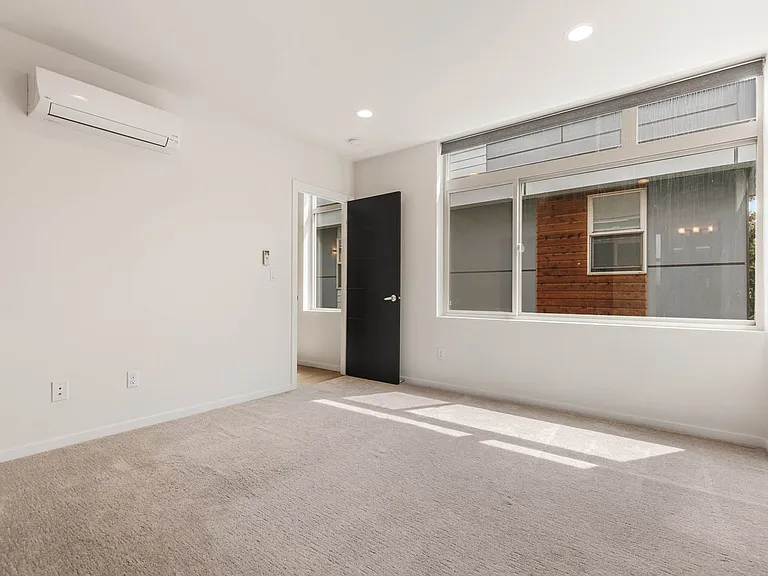 724A Martin Luther King Jr Way — Photo 12