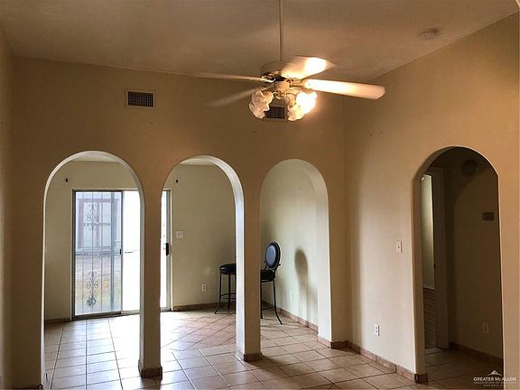 2nd image of 730 Carmen St