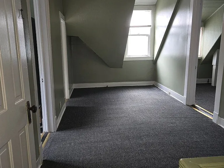 415 Belgravia Ct — Photo 2