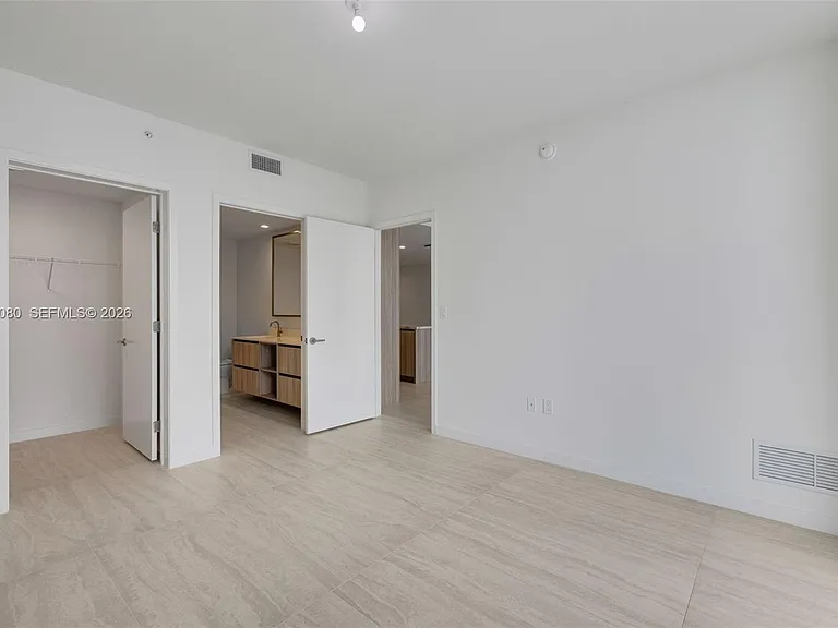 77 SE 5th St #Penthouse 01 — Photo 11