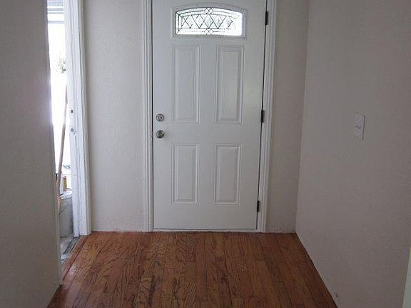 4th image of 2205 E Delta Avenue