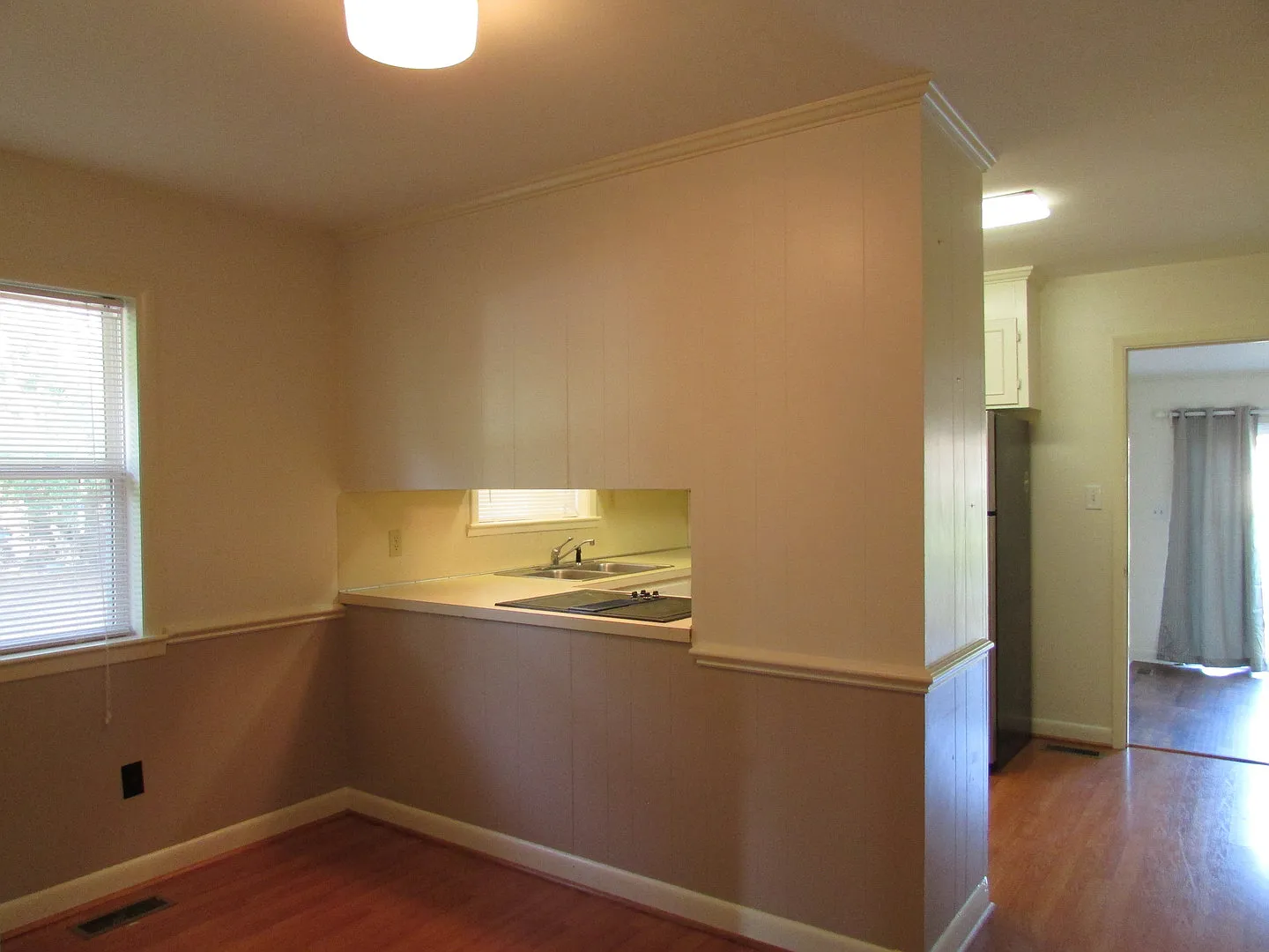 Great Brick Ranch Home Close To Mayfaire, Wrightsville Beach and Downtown! — Photo 4