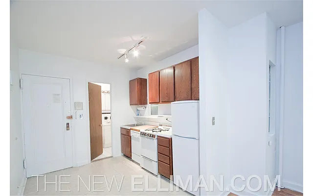 Rented by Douglas Elliman | media 35