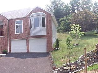 1529 Park Terrace Dr, Chambersburg, PA 17202