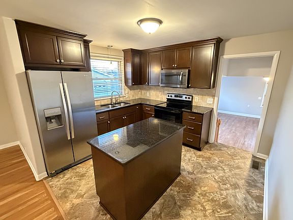 4th image of 198 Wessington Pl