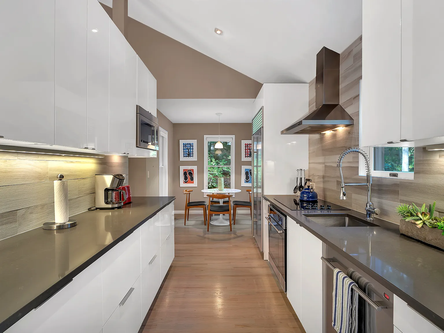 Refreshed Bridgehampton Chic — Photo 4