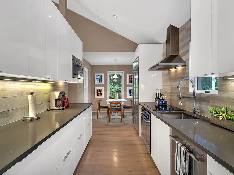5 Arthur Ave — Photo 4