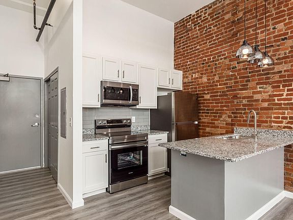 2nd image of 218 E Main St #2-C