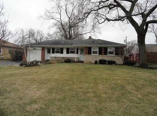 2303 Robincrest Ln, Glenview, IL 60025