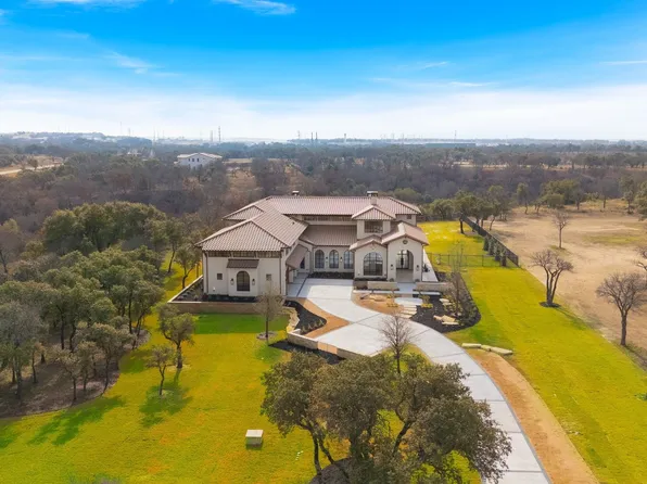 10717 Arrowhead Point Dr, Fort Worth, TX 76179