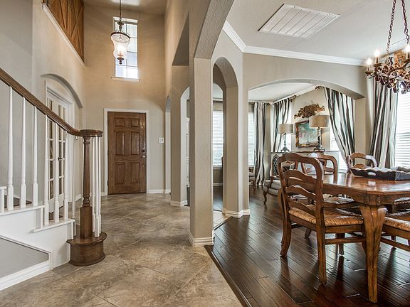 4th image of 10689 Coach House Ln