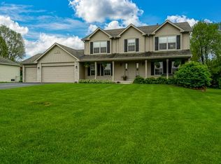 4473 Woodcrest Ln, Roscoe, IL 61073