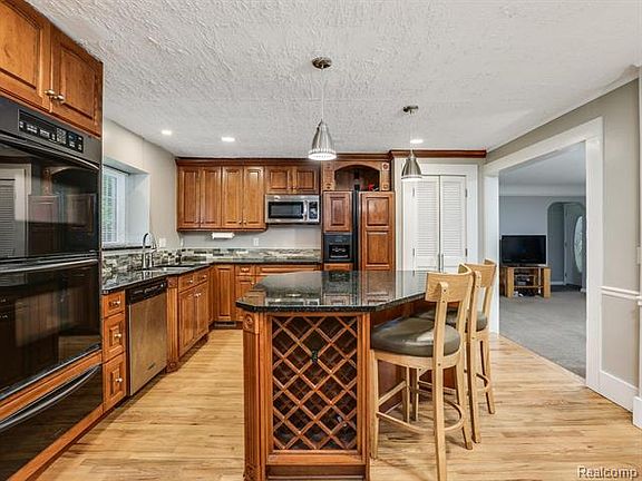 2nd image of 21779 Lundy Dr