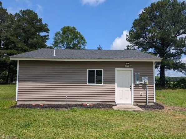 9302 Windsor Blvd, Windsor, VA 23487