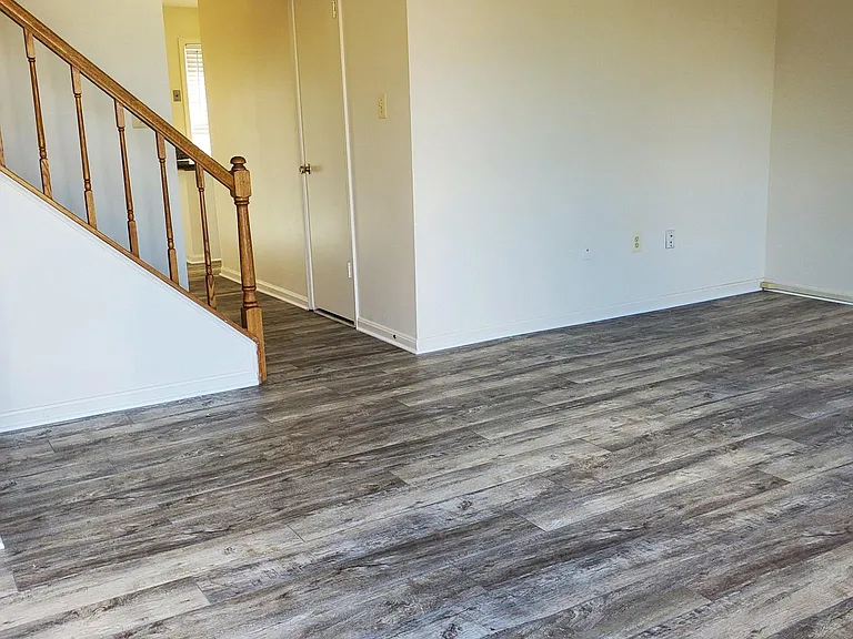 8509 Sullivan Ct — Photo 5