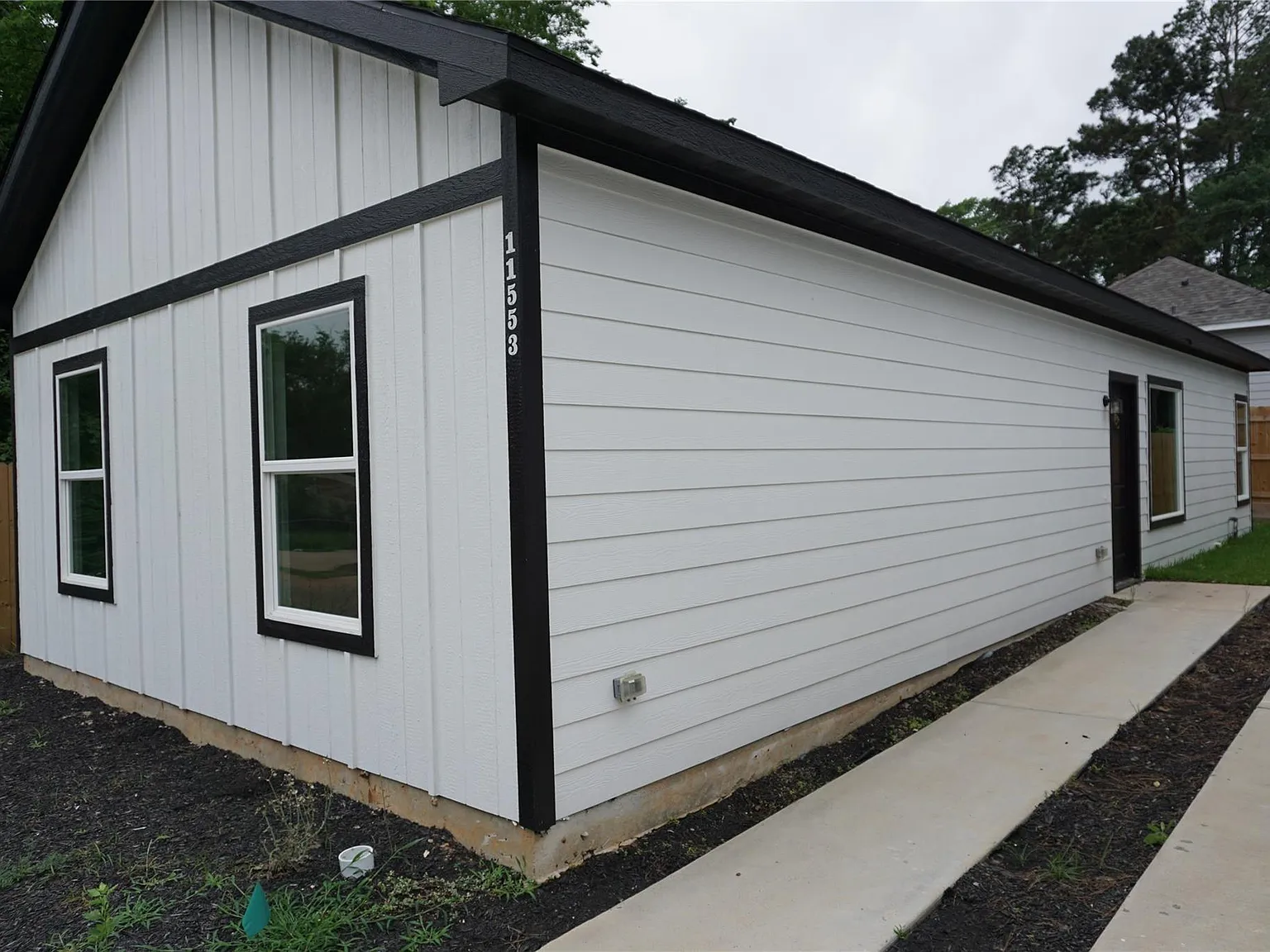 3 bed, 2.0 bath, $1,450 — Photo 2