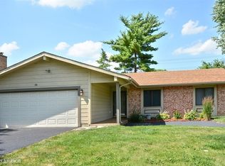 58 E Country Club Ct, Palatine, IL 60067