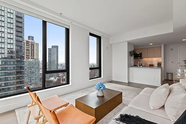 Rented by Greystar | media 22