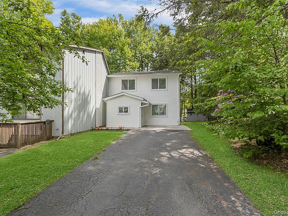 4th image of 34 Elizabeth Way