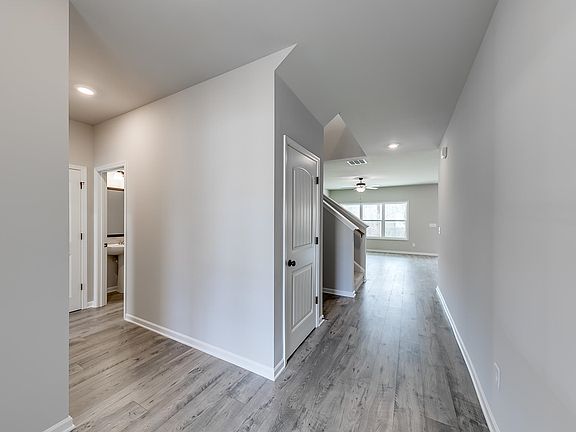 5th image of 120 Harmony Farms Dr